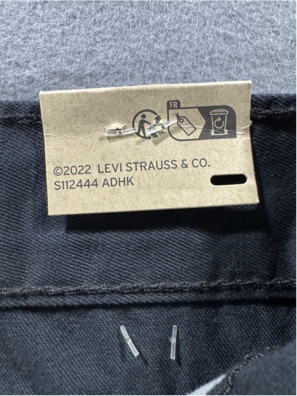 NWT Levi's '80's Mom Jeans High Rise Relaxed Tapered Leg Black Size 29x30 - Picture 8 of 16